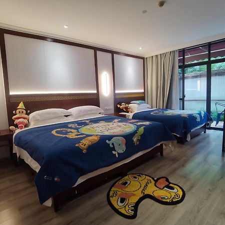 Guilin Yi Characteristic Hotel Coltd מראה חיצוני תמונה