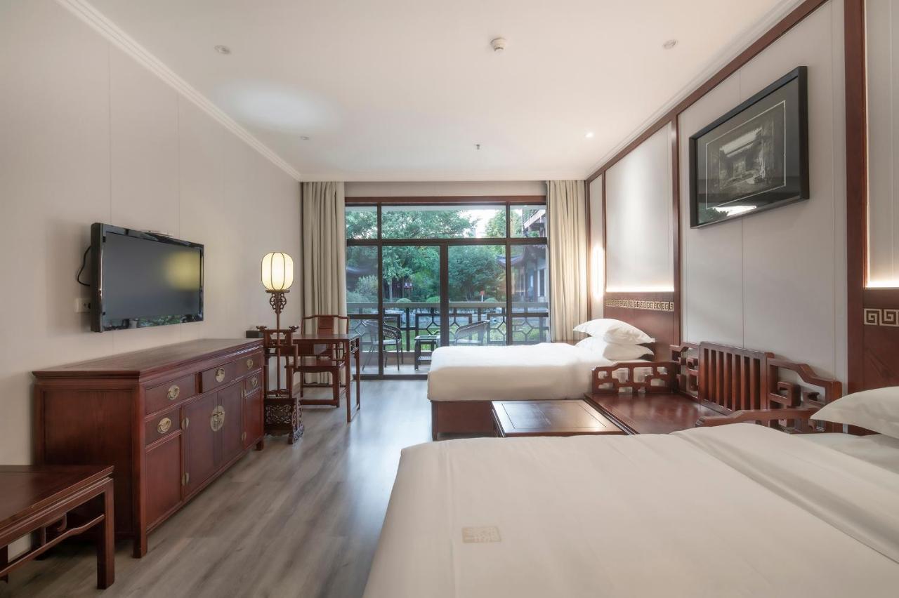 Guilin Yi Characteristic Hotel Coltd מראה חיצוני תמונה