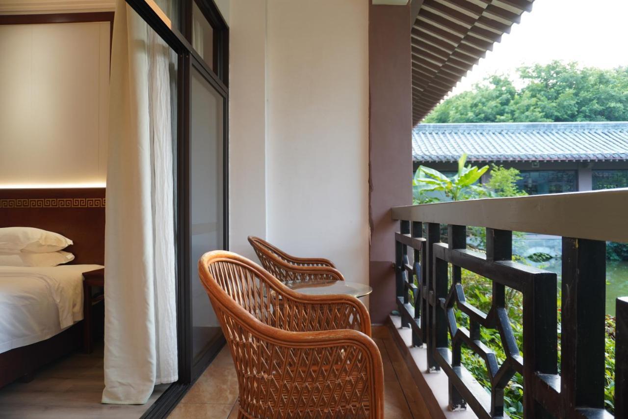Guilin Yi Characteristic Hotel Coltd מראה חיצוני תמונה