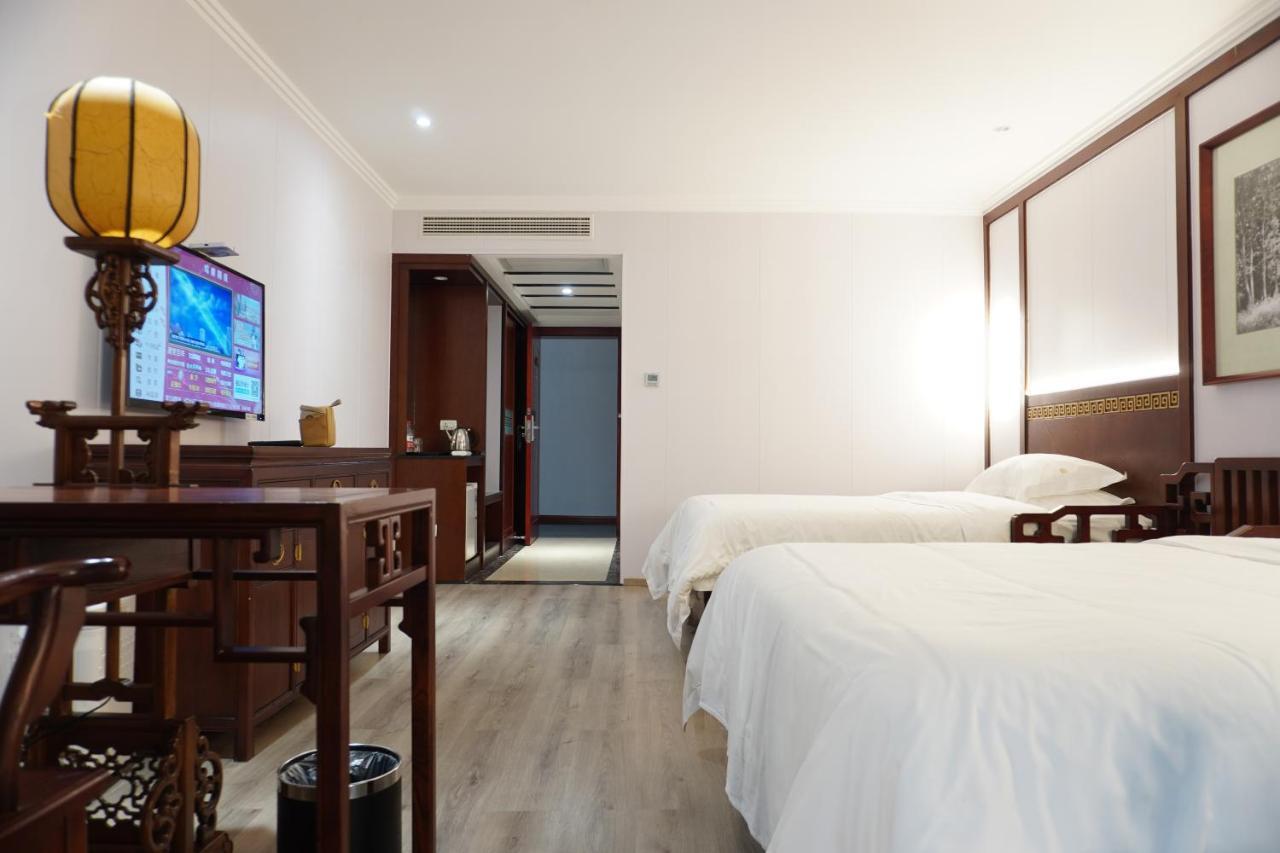 Guilin Yi Characteristic Hotel Coltd מראה חיצוני תמונה