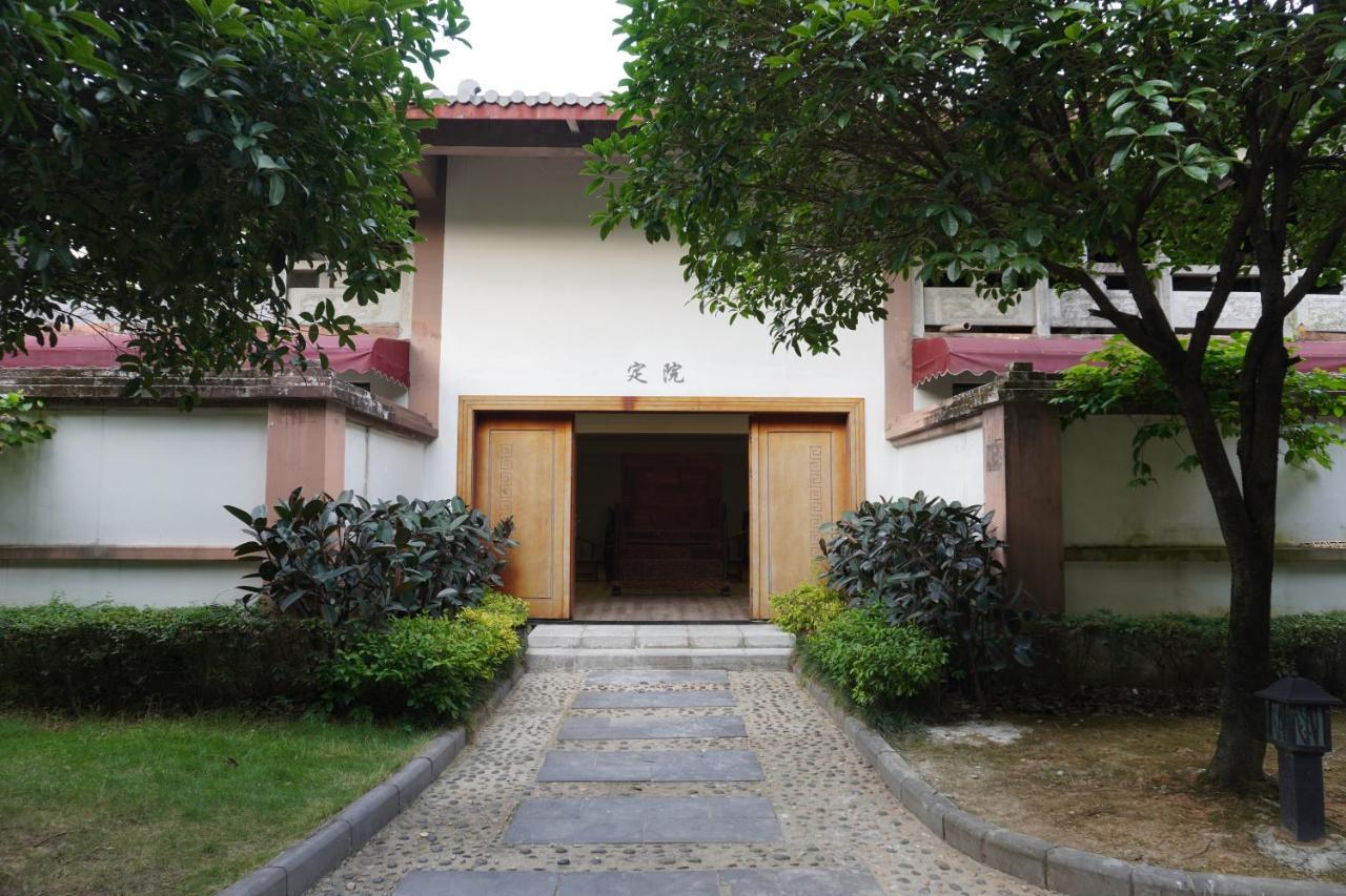 Guilin Yi Characteristic Hotel Coltd מראה חיצוני תמונה