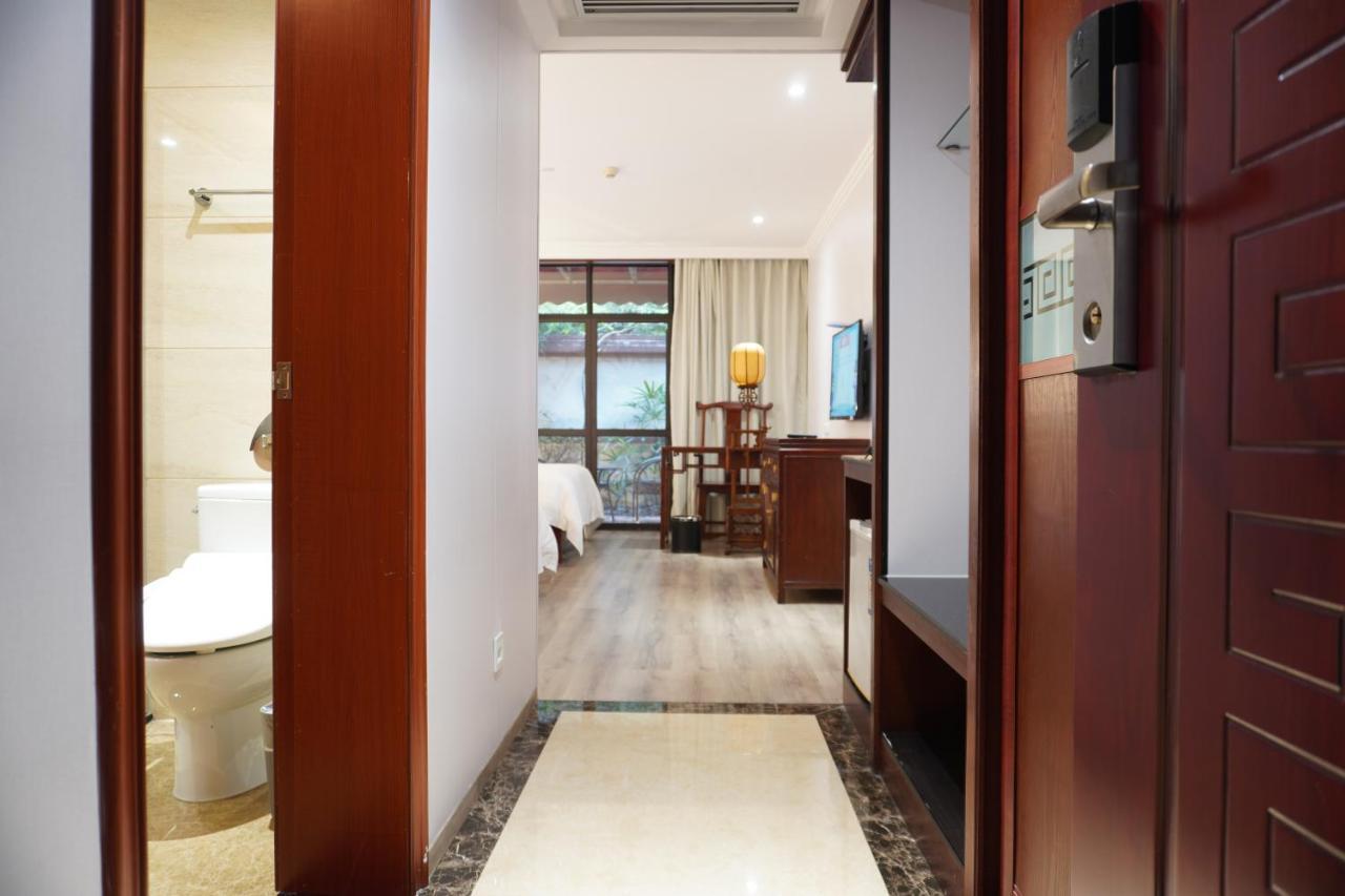 Guilin Yi Characteristic Hotel Coltd מראה חיצוני תמונה