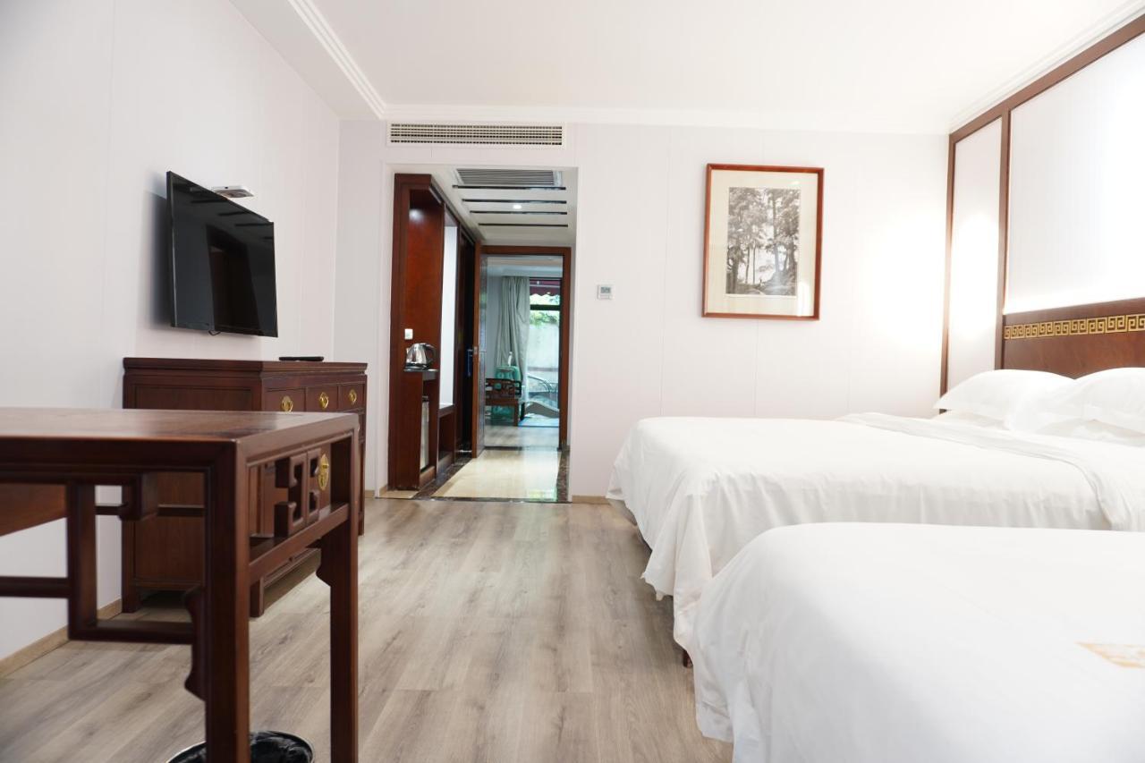Guilin Yi Characteristic Hotel Coltd מראה חיצוני תמונה