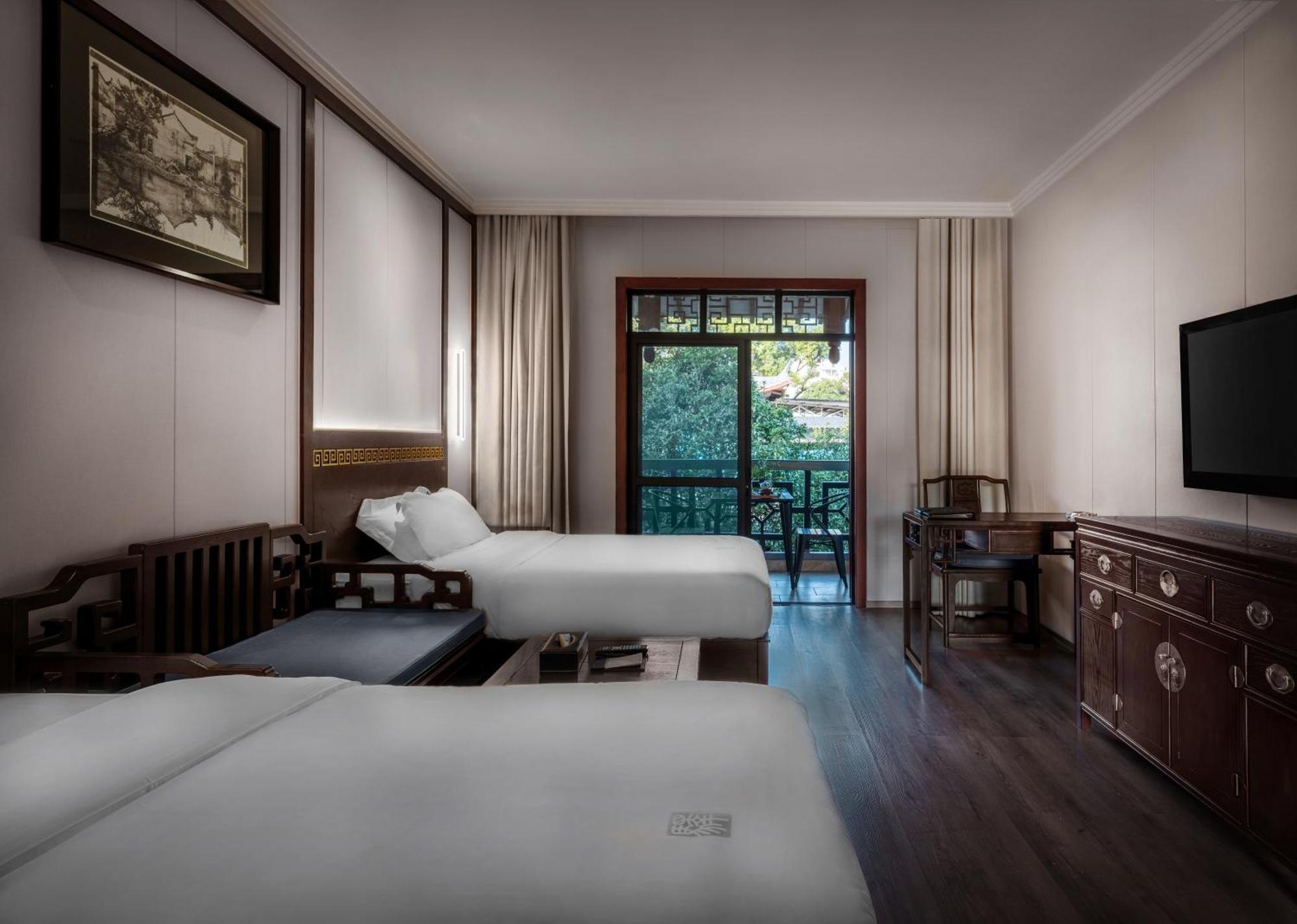 Guilin Yi Characteristic Hotel Coltd מראה חיצוני תמונה